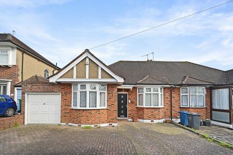 2 bedroom bungalow to rent, Compton Rise, Pinner, HA5