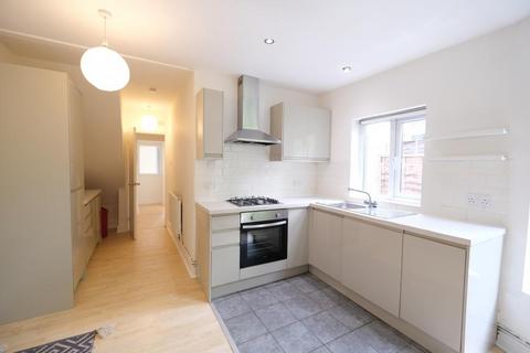 2 bedroom ground floor flat for sale, Whittington Road, Bowes Park