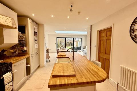 5 Stratton Road, Swindon, SN1 2PN