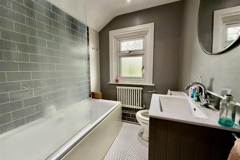 5 Stratton Road, Swindon, SN1 2PN