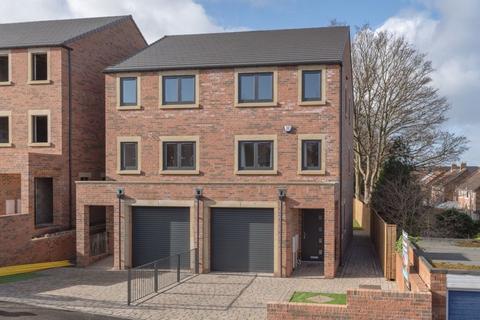 4 bedroom terraced house for sale, School Street, Whickham, Newcastle Upon Tyne