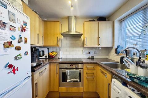 2 bedroom terraced house for sale, Magpie Close, Colindale