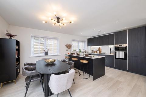 4 bedroom detached house for sale, Exbury Crescent, Cranleigh