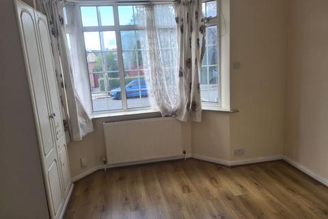 1 bedroom ground floor flat to rent, Marlborough Avenue, Edgware, Middlesex, HA8 8UH