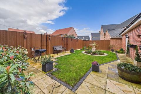 3 bedroom semi-detached house for sale, Brimstone Close, Thurston