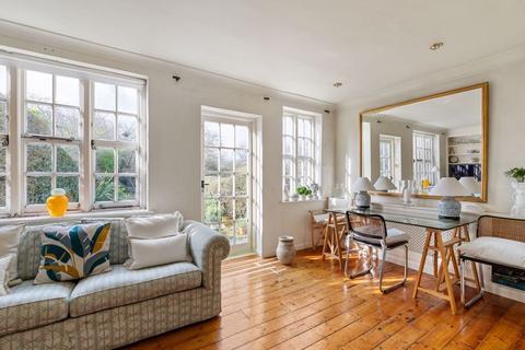59 Willifield Way, London, NW11 6YL