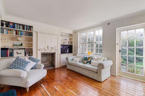 59 Willifield Way, London, NW11 6YL