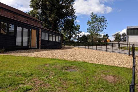 4 bedroom equestrian property to rent, Conigree Court, Newent, Gloucestershire