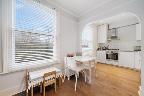 4 bedroom apartment for sale, Fordwych Road, West Hampstead, London NW2