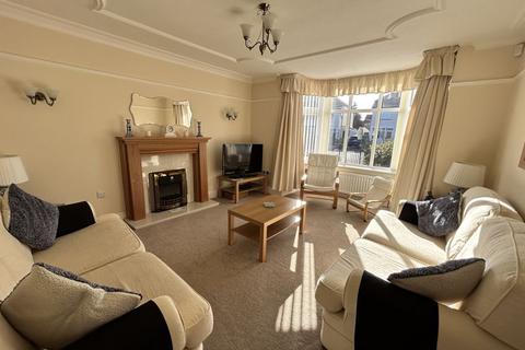 4 bedroom semi-detached house for sale, Llandudno Road, Penrhyn Bay