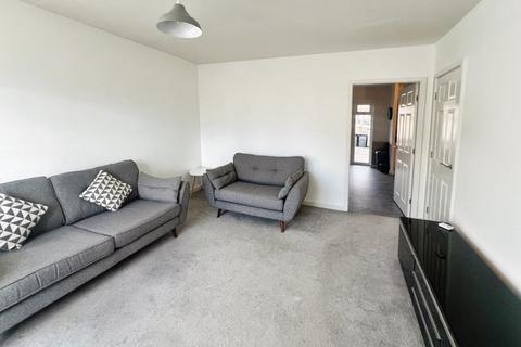 3 bedroom mews to rent, Semington View, Walkden, Manchester