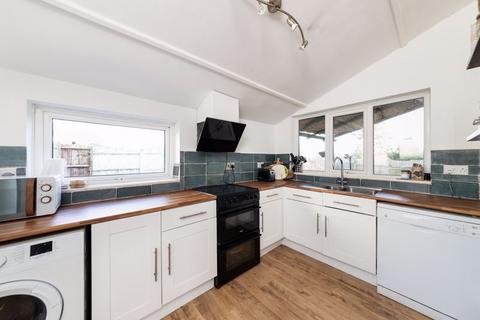 3 bedroom terraced house for sale, Arbury Banks, Chipping Warden