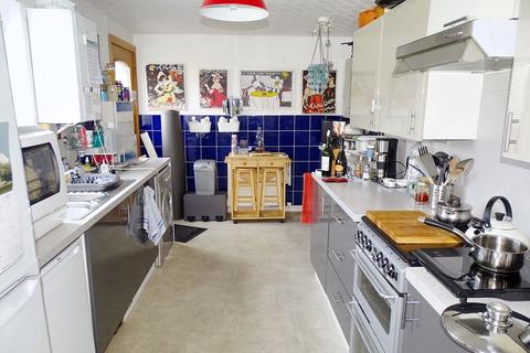 8 Forthvale, Menstrie, FK11 7AS