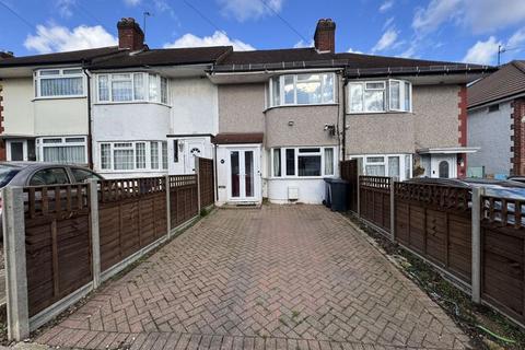 3 bedroom terraced house for sale, Castle Road, Northolt