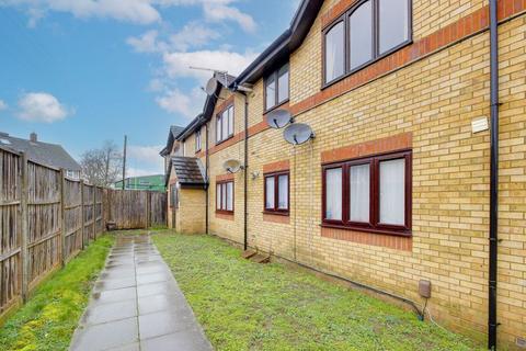 1 bedroom flat for sale, Victoria Close, Waltham Cross