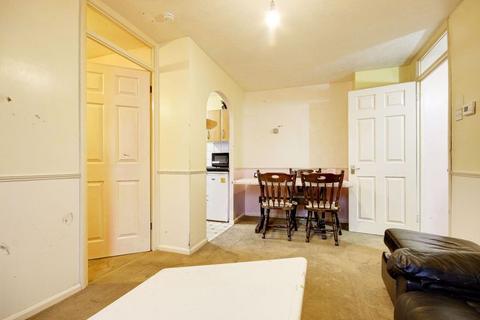 1 bedroom flat for sale, Victoria Close, Waltham Cross