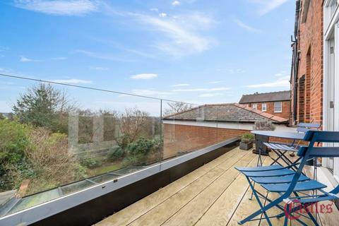 3 bedroom apartment for sale, Coolhurst Road, N8