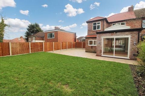 4 bedroom semi-detached house for sale, Stobart Avenue, Manchester M25