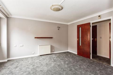 1 bedroom retirement property for sale, 35 Holland Road, Westcliff-on-Sea SS0