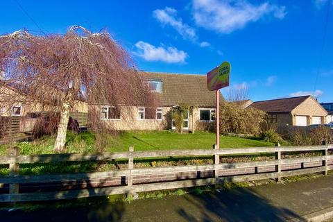 35 Corby Road, Swayfield, Grantham, NG33 4LQ