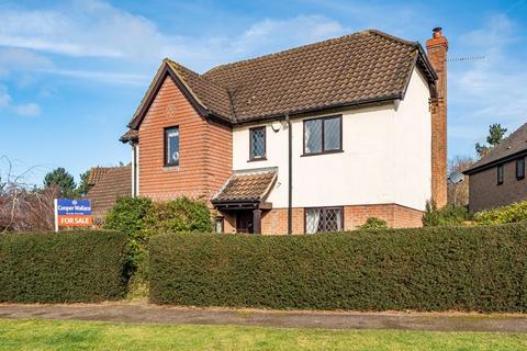 4 bedroom detached house for sale, Holden Close, Bedford MK40