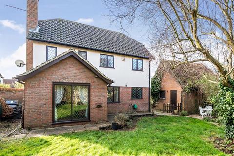 4 bedroom detached house for sale, Holden Close, Bedford MK40