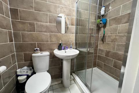 4 bedroom end of terrace house for sale, Valence Avenue, Dagenham