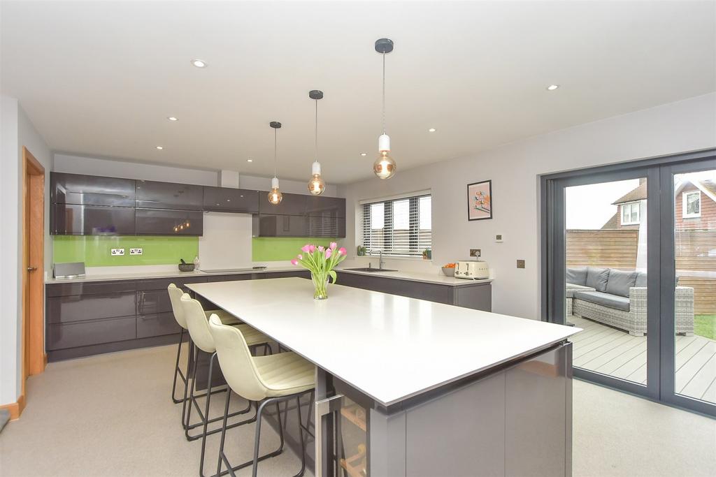 Kitchen/Breakfast Room