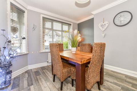 4 bedroom semi-detached house for sale, Alder Road, Folkestone CT19
