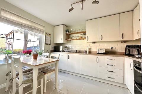 4 Downy Drive, Northampton, NN4 9FB