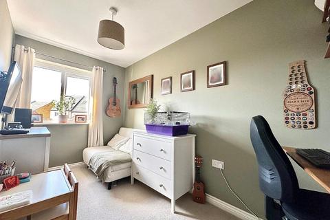 4 Downy Drive, Northampton, NN4 9FB