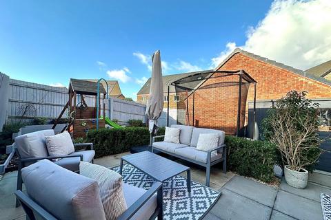 4 Downy Drive, Northampton, NN4 9FB