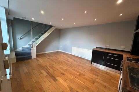 1 bedroom barn conversion to rent, Julian Drive, Queensbury, Bradford, BD13