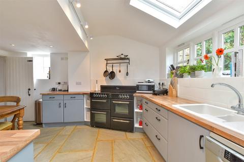 3 bedroom character property for sale, Church Place, Pulborough, West Sussex