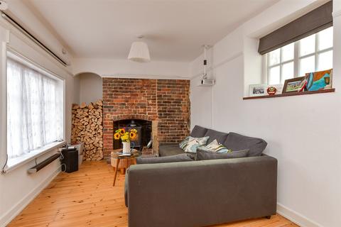 3 bedroom character property for sale, Church Place, Pulborough, West Sussex