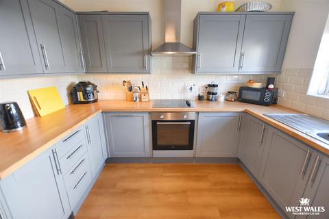 undefined, Leven Close, Hook, Haverfordwest