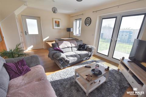 undefined, Leven Close, Hook, Haverfordwest