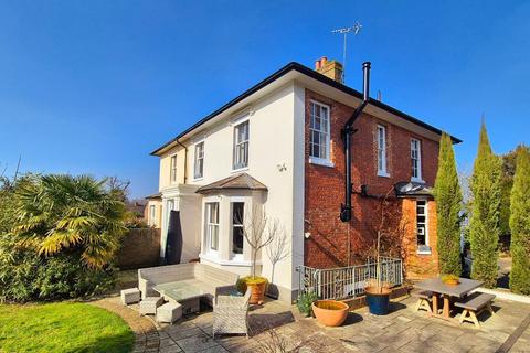 4 bedroom semi-detached house for sale, Horns Road, Hawkhurst, TN18 4QS