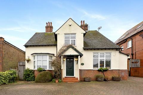 3 bedroom detached house for sale, Benfield Way, Portslade, Brighton & Hove, East Sussex, BN41 2DA