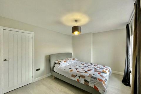 7 Bowes Drive, Cannock, WS11 5JH