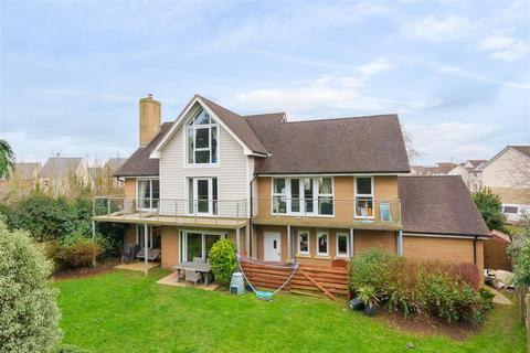 2 Endeavour Avenue, Exeter, EX2 7GR