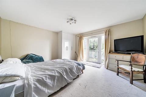 2 Endeavour Avenue, Exeter, EX2 7GR