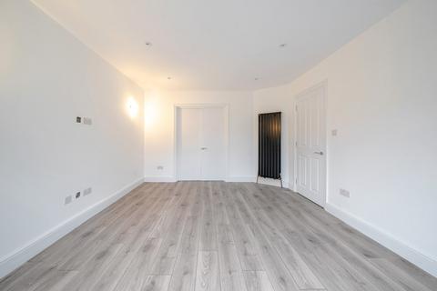 51 Hillside, Harefield, Uxbridge, UB9 6AU