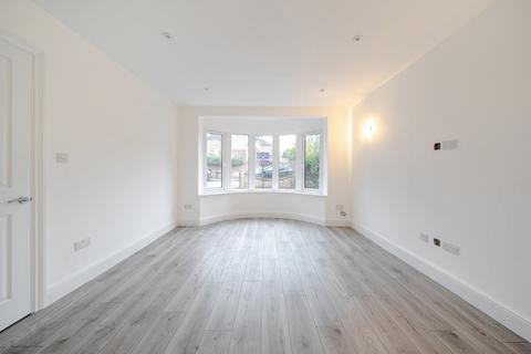 51 Hillside, Harefield, Uxbridge, UB9 6AU