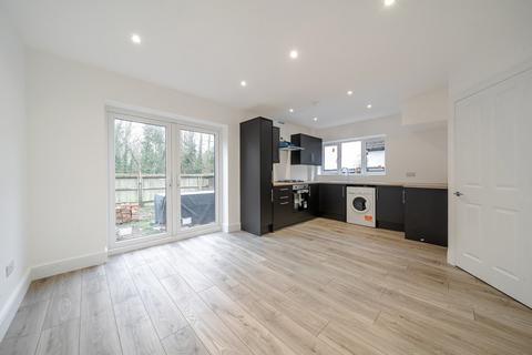 51 Hillside, Harefield, Uxbridge, UB9 6AU