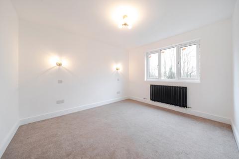 51 Hillside, Harefield, Uxbridge, UB9 6AU