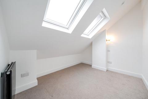 51 Hillside, Harefield, Uxbridge, UB9 6AU