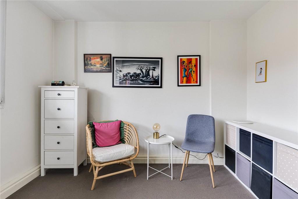 Lysander House, E2