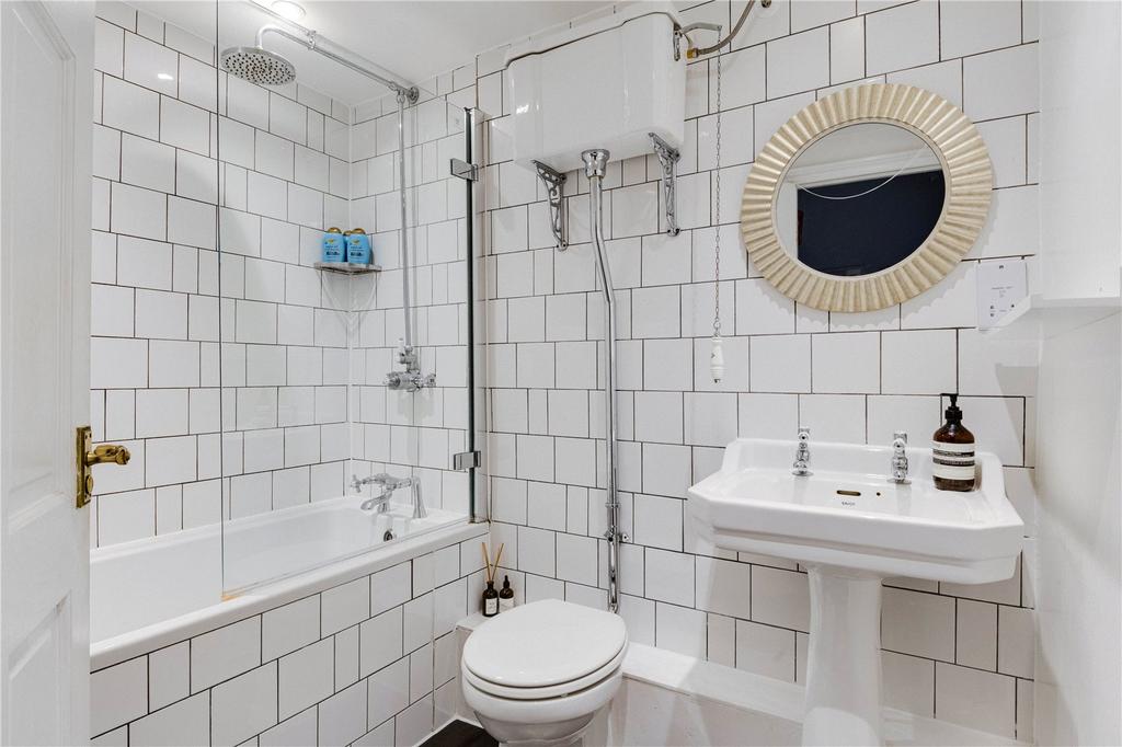 Lysander House, E2