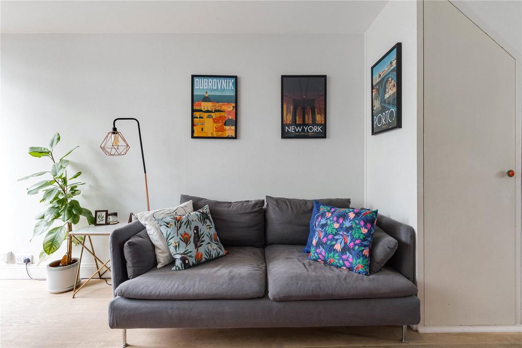 Lysander House, E2